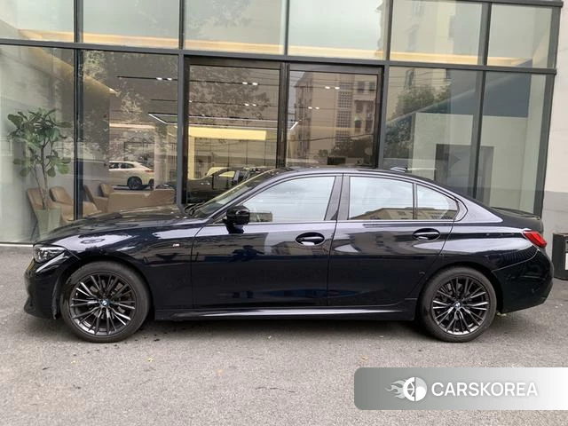 BMW 3 series 2022 Черный из Китая, фото 3