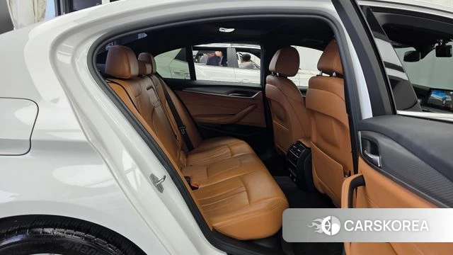 BMW 5 Series (G30) 2018 Белый из Кореи, фото 3
