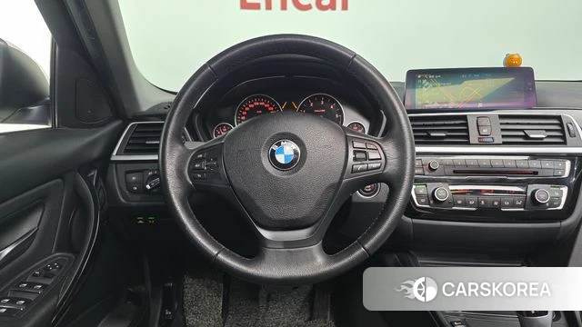 BMW 3 Series (F30) 2018 Белый из Кореи, фото 3