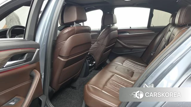 BMW 5 Series (G30) 2020 Серебристо-серый из Кореи, фото 3