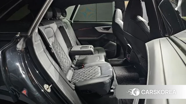 Audi Q8 (4M) 2023 Черный из Кореи, фото 3