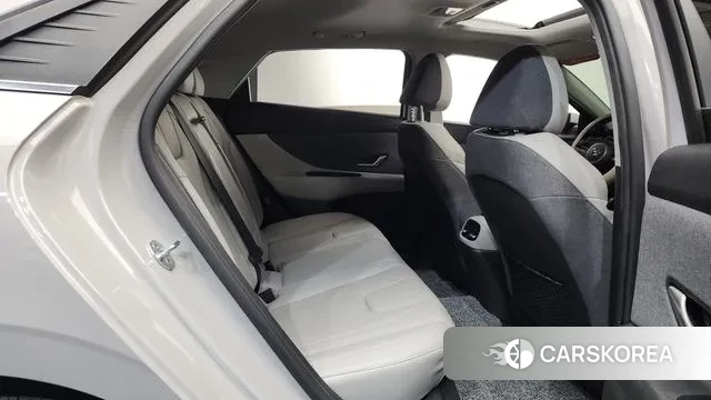 Hyundai Avante (CN7) 2021 Серебряный из Кореи, фото 3