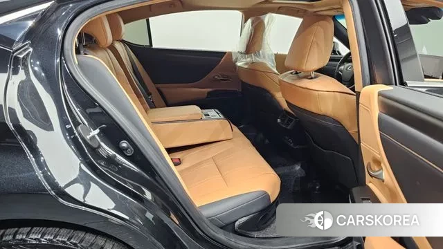 Lexus ES300h 7th generation 2021 Черный из Кореи, фото 3