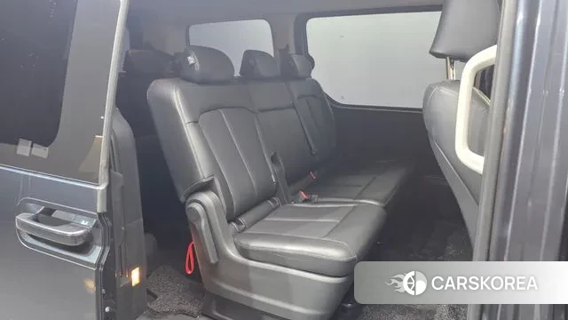 Hyundai Staria 2022 Серый из Кореи, фото 3