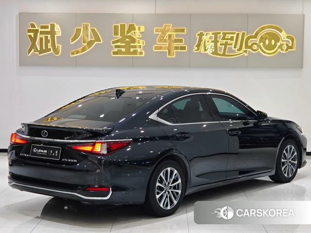 Lexus ES 2023 Черный из Китая, фото 3