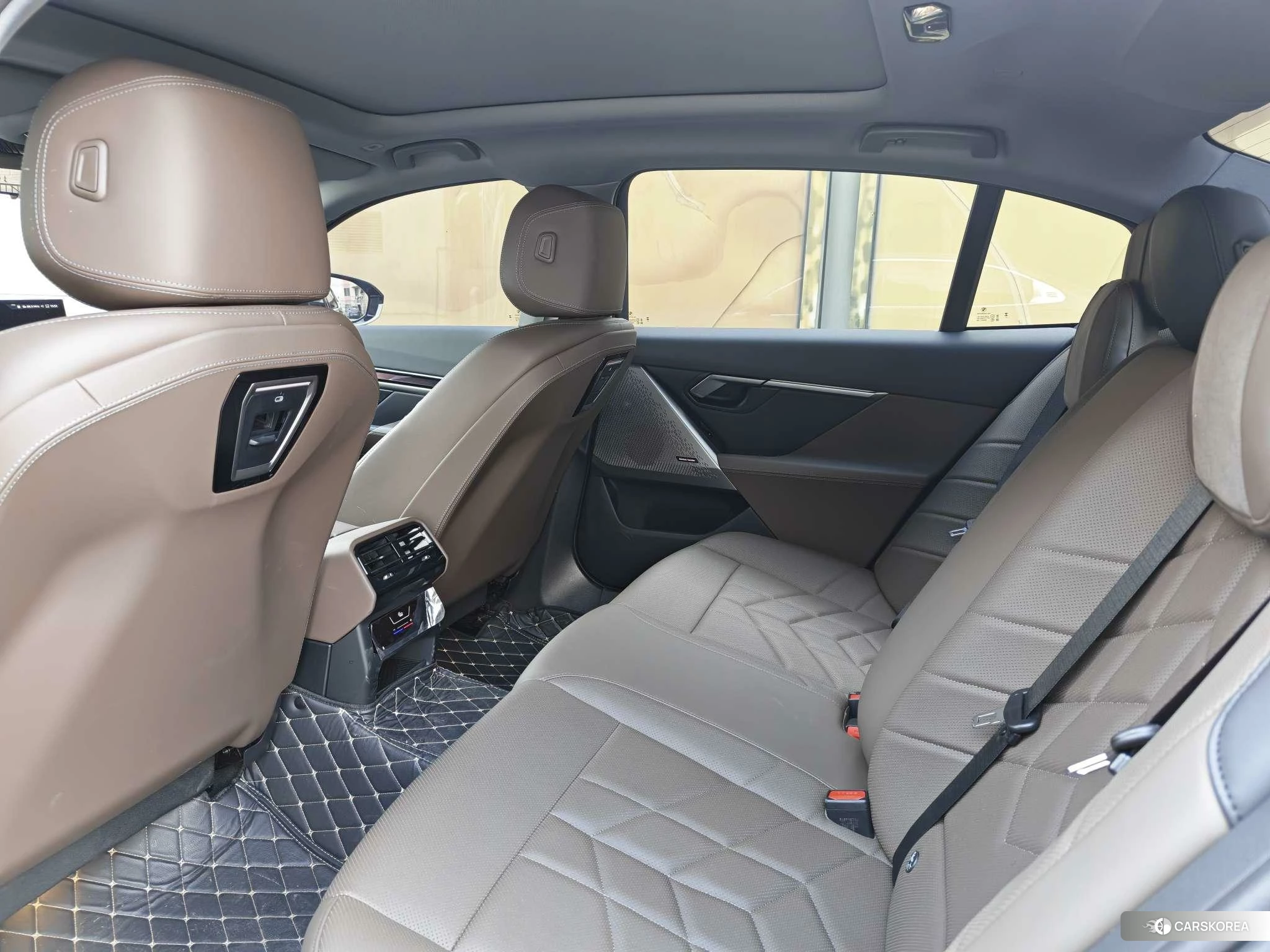 BMW 5 series 2024 Черный из Китая, фото 3