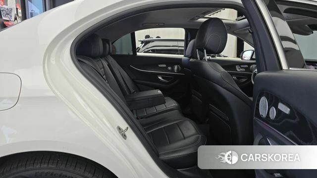Mercedes-Benz E-Class W213 2018 Белый из Кореи, фото 3