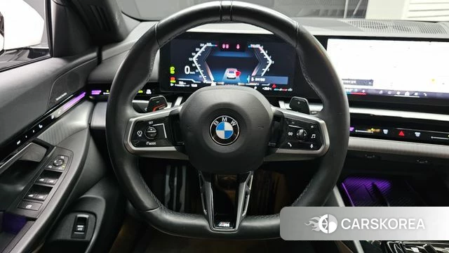 BMW 5 Series (G60) 2023 Белый из Кореи, фото 3