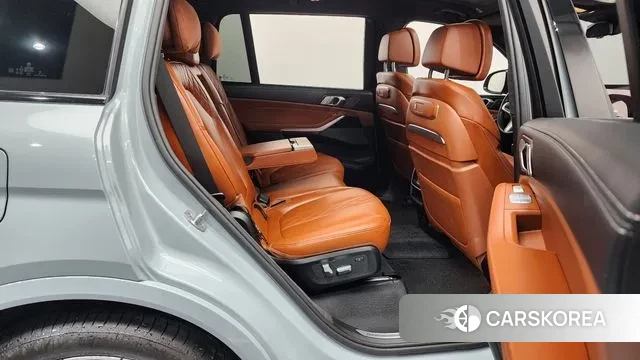 BMW X7 (G07) 2023 Цвет галактики из Кореи, фото 3