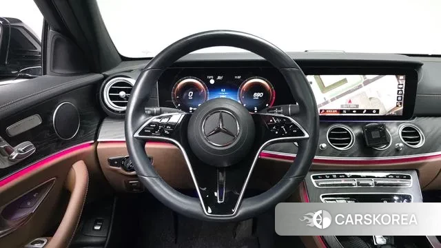 Mercedes-Benz E-Class W213 2023 Черный из Кореи, фото 3