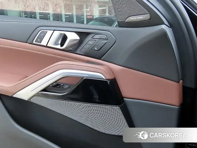 BMW X6 (G06) 2025 Черный из Кореи, фото 3