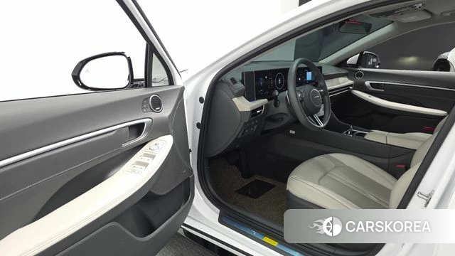 Hyundai Sonata D Edge Hybrid (DN8) 2025 Белый из Кореи, фото 3