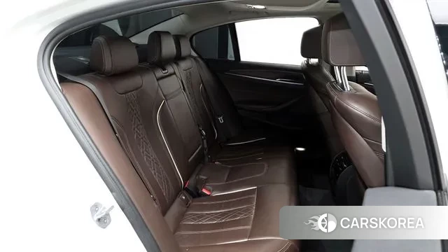 BMW 5 Series (G30) 2018 Белый из Кореи, фото 3