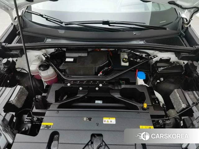 Audi Q5 e-tron 2023 Белый из Китая, фото 3