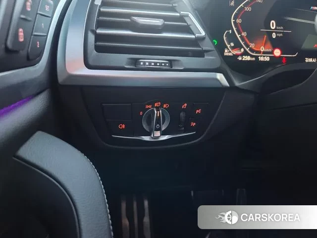 BMW X3 (G01) 2023 Черный из Кореи, фото 3