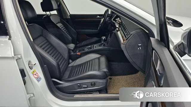 Volkswagen Passat GT (B8) 2018 Белый из Кореи, фото 3