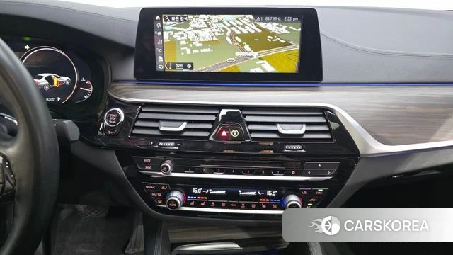 BMW 5 Series (G30) 2018 Черный из Кореи, фото 3