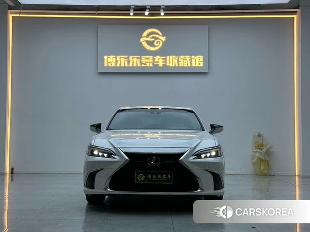 Lexus ES 2025 Белый из Китая, фото 3