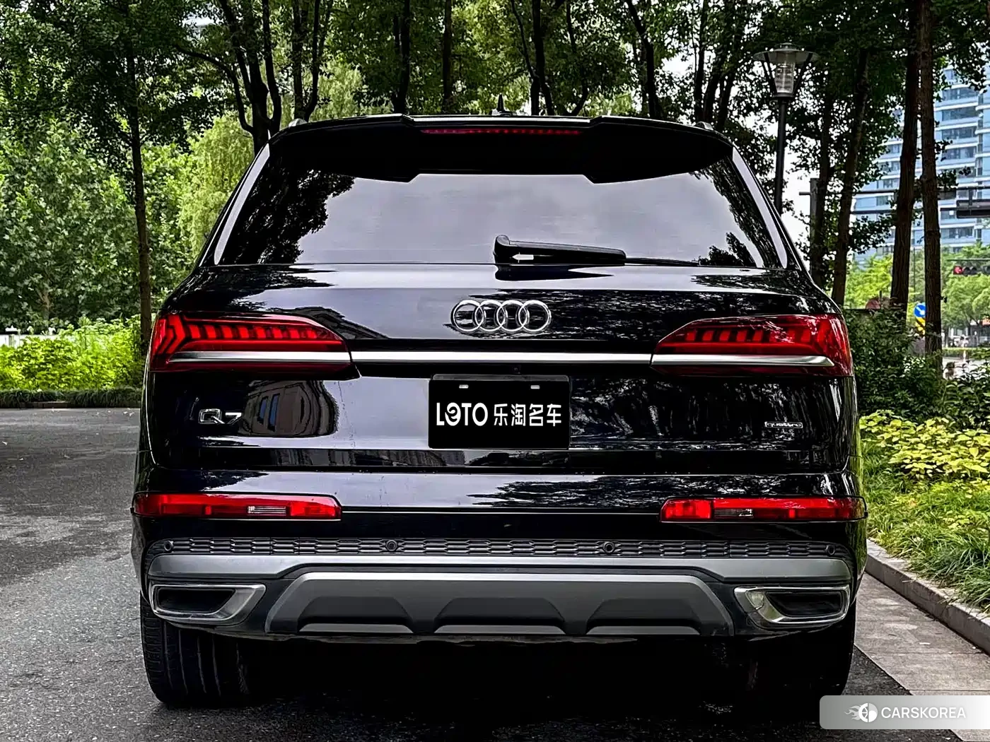Audi Q7 2022 Черный из Китая, фото 3