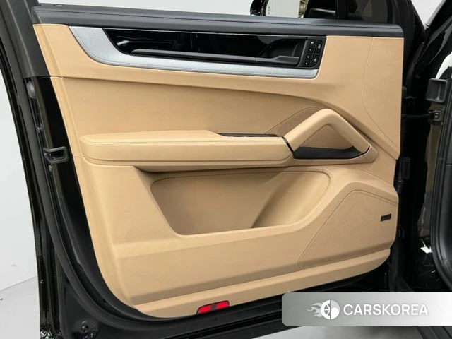 Porsche Cayenne (PO536) 2024 Черный из Кореи, фото 3