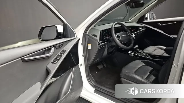 Kia Di Ol Nu Niro 2022 Белый из Кореи, фото 3