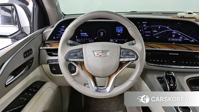 Cadillac Escalade 5th Generation 2023 Белый из Кореи, фото 3