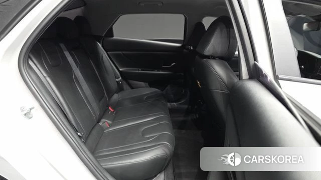 Hyundai Avante (CN7) 2022 Серебристо-серый из Кореи, фото 3