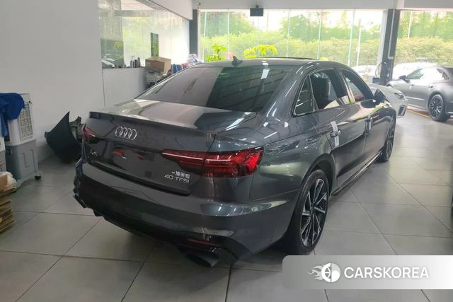 Audi A4L 2023 Темно-серый из Китая, фото 3