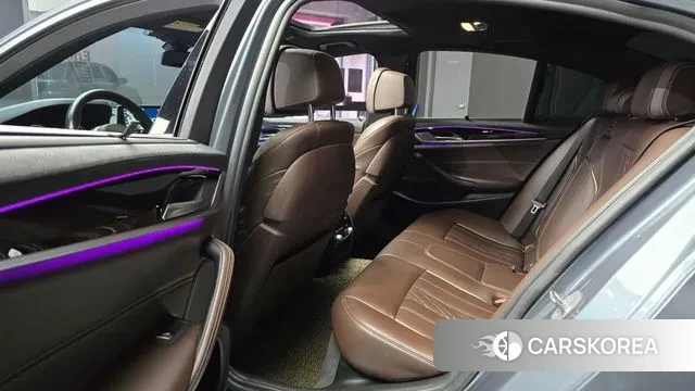 BMW 5 Series (G30) 2018 Серый из Кореи, фото 3