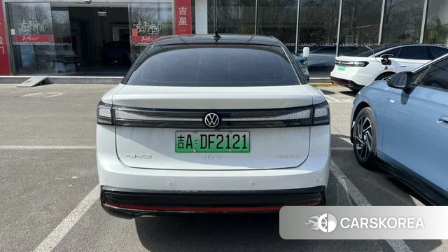 Volkswagen ID.7 VIZZION 2024 Белый из Китая, фото 3