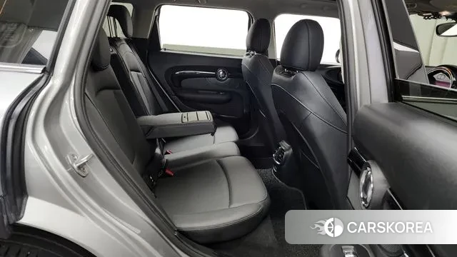 Mini Cooper Clubman 2023 Серебряный из Кореи, фото 3