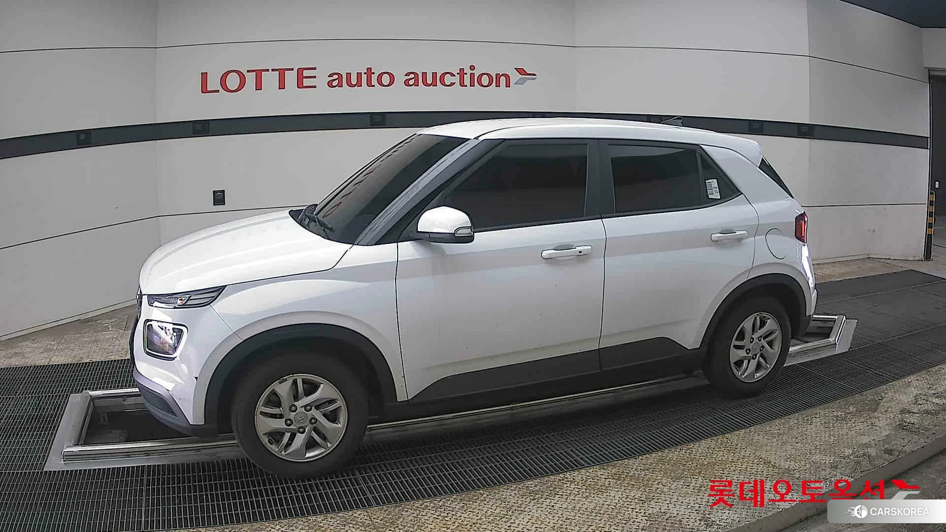 Hyundai Venue 2020 Polar White из Кореи, фото 3