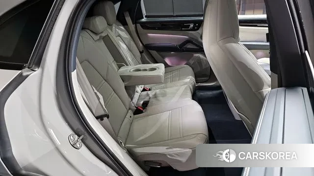 Porsche Cayenne (PO536) 2021 Серебристо-серый из Кореи, фото 3