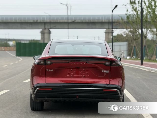 Mazda EZ-6 2025 Красный из Китая, фото 3