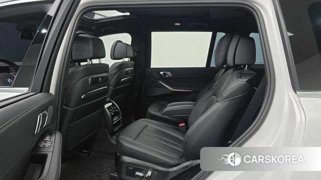 BMW X7 (G07) 2025 Белый из Кореи, фото 3