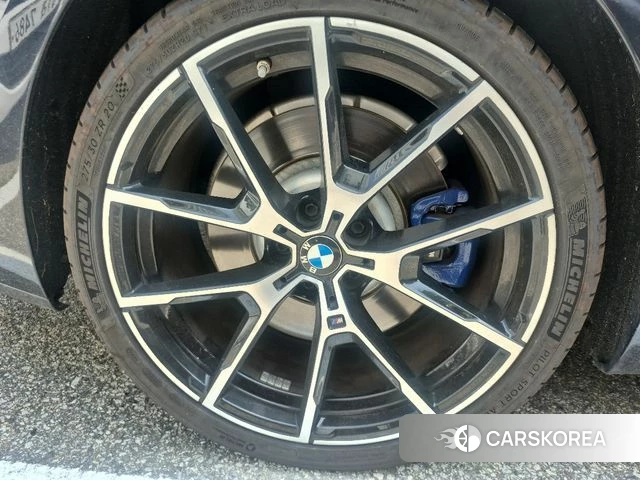 BMW 8 Series (G15) 2020 Черный из Кореи, фото 3