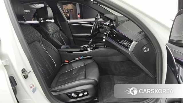 BMW 5 Series (G30) 2022 Белый из Кореи, фото 3