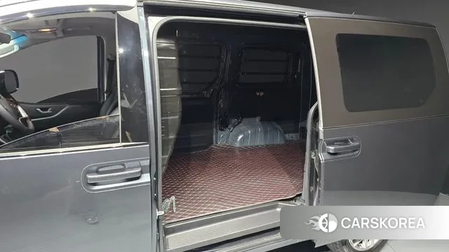 Hyundai Staria 2024 Черный из Кореи, фото 3