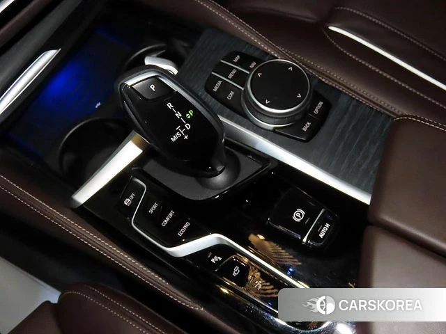 BMW 6 Series GT (G32) 2021 Черный из Кореи, фото 3