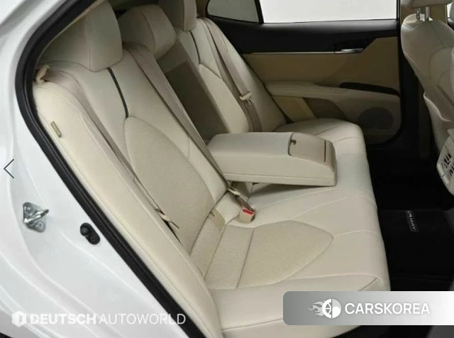 Toyota Camry (XV70) 2022 Белый из Кореи, фото 3