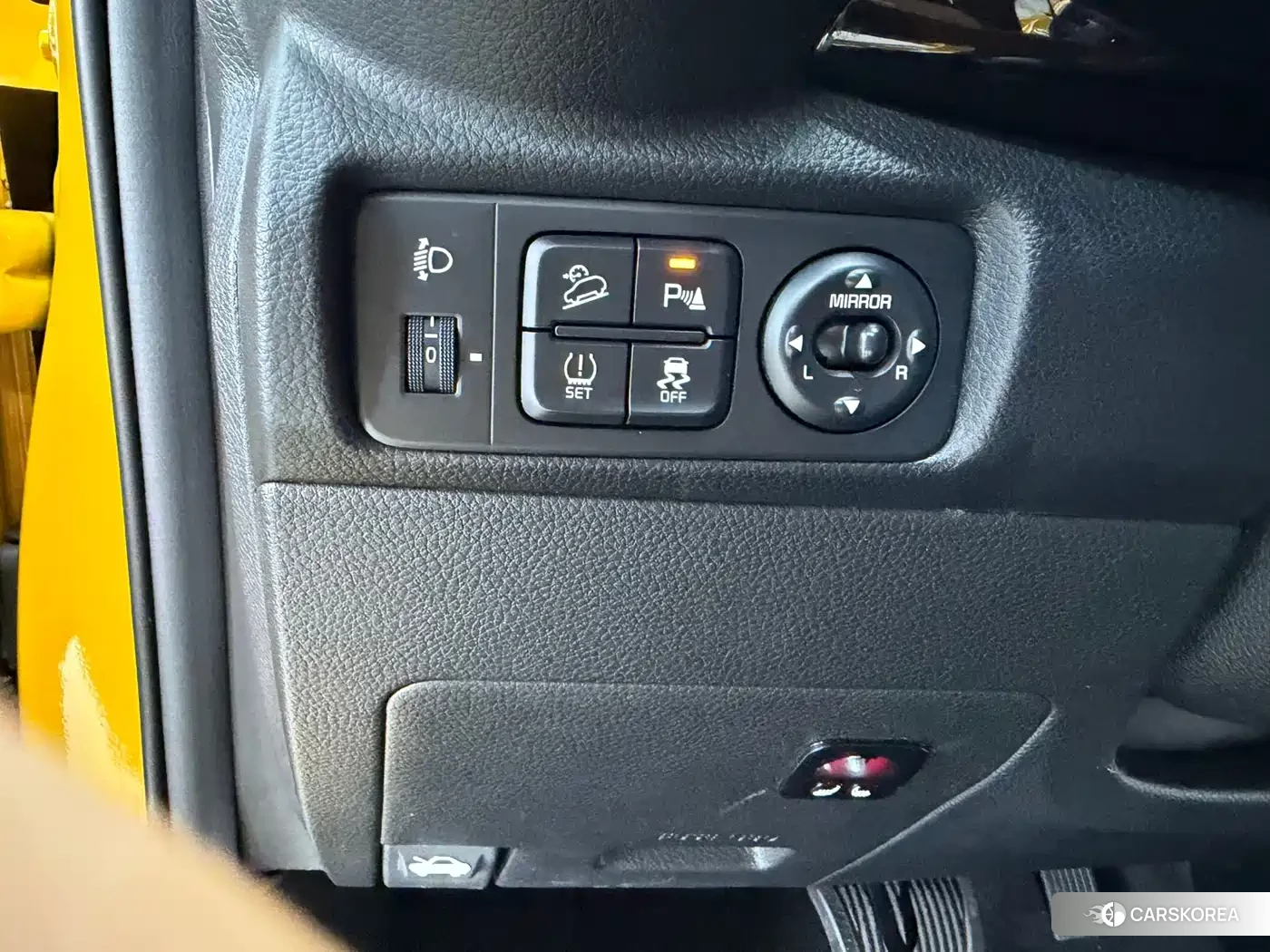 Kia KX1 2023 Yellow/orange из Китая, фото 3
