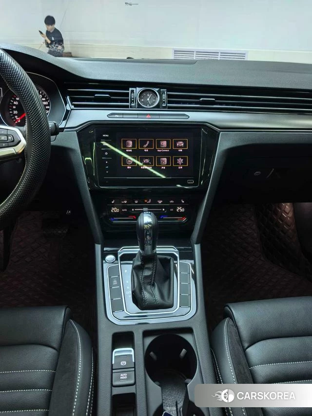 Volkswagen Magotan 2022 Черный из Китая, фото 3