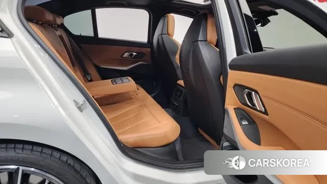 BMW 3 Series (G20) 2023 Белый из Кореи, фото 3