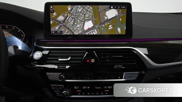 BMW 5 Series (G30) 2022 Черный из Кореи, фото 3