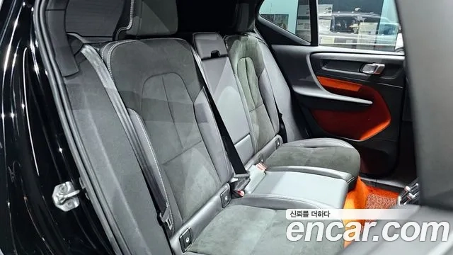 Volvo XC40 2019 Серебристо-серый из Кореи, фото 3