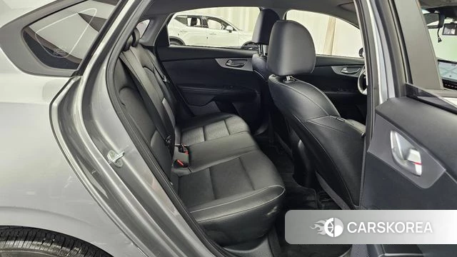 Kia The New K3 2nd generation 2022 Серебристо-серый из Кореи, фото 3