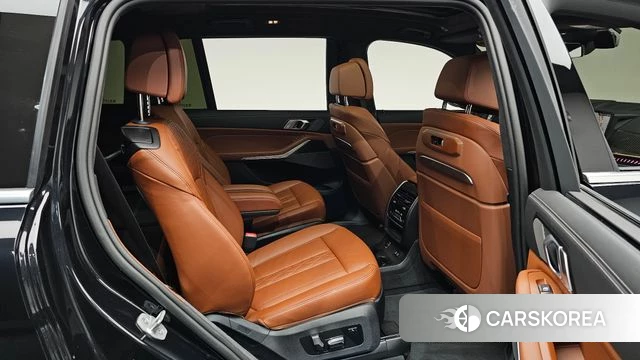 BMW X7 (G07) 2026 Черный из Кореи, фото 3