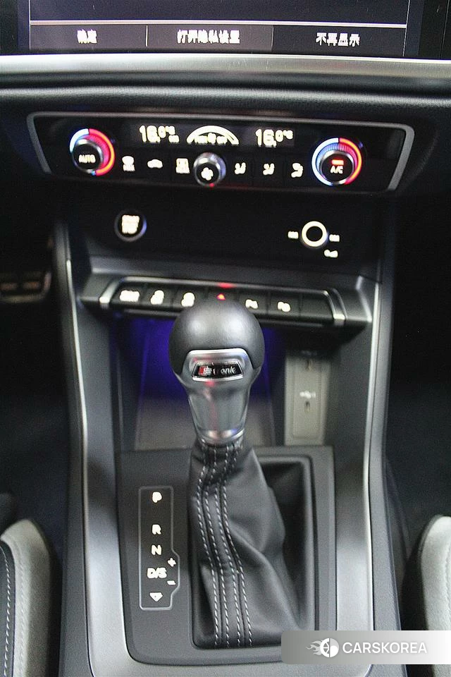 Audi Q3 2025 Серебристо-серый из Китая, фото 3