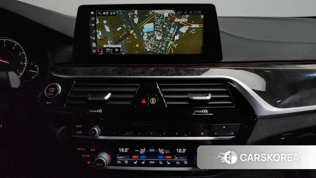 BMW 5 Series (G30) 2018 Серый из Кореи, фото 3