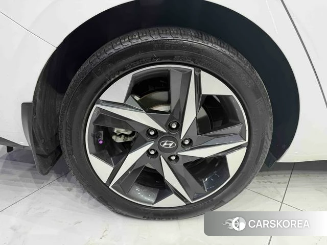 Hyundai Elantra 2023 Белый из Китая, фото 3